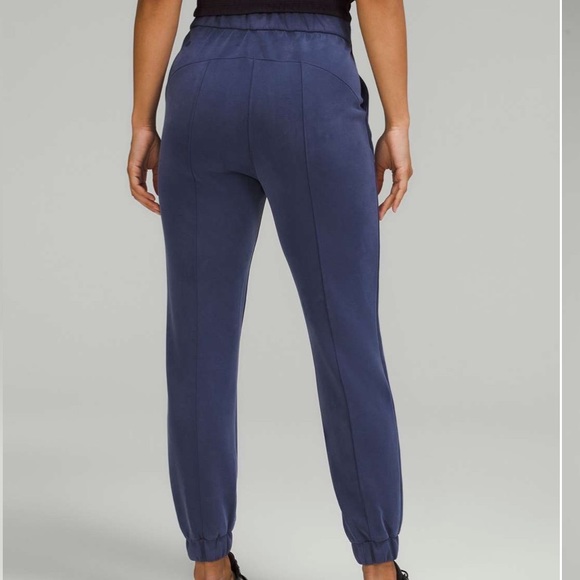 Lululemon Softstreme High Rose Jogger in Night Sea - Picture 7 of 11